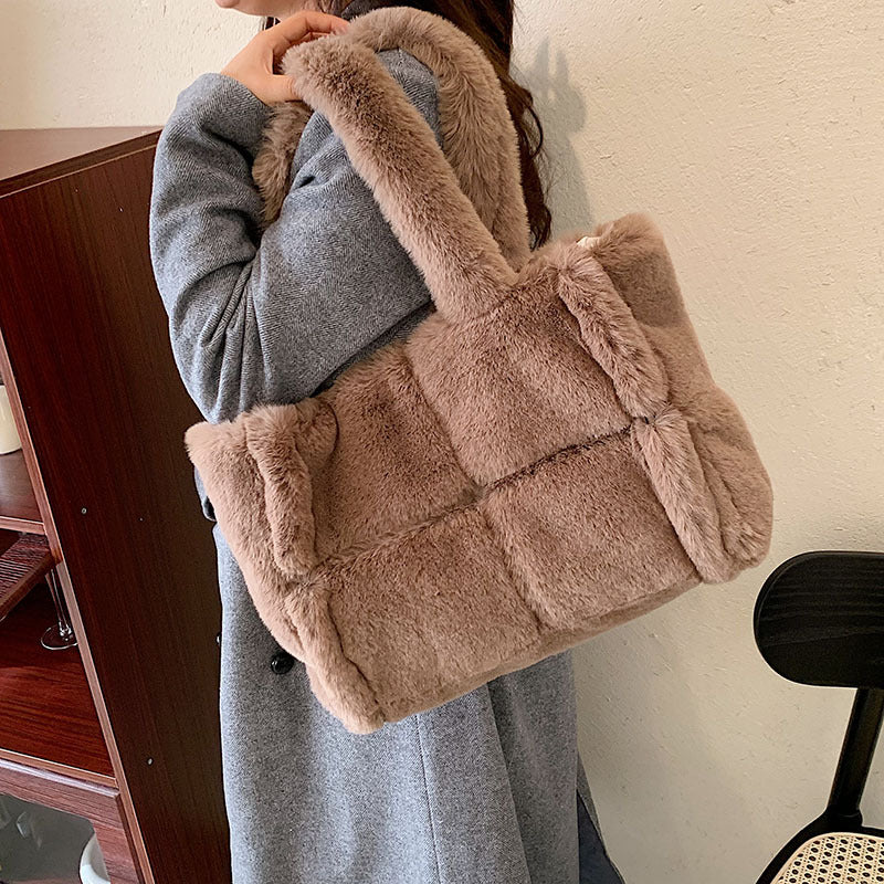 Chic Sac à Main en Peluche Dante | Accessoire d'Hiver Élégant pour Femmes