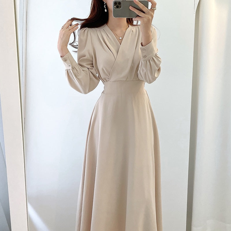 Robe Évasée Élégante avec Décolleté en V et Manches Volumineuses